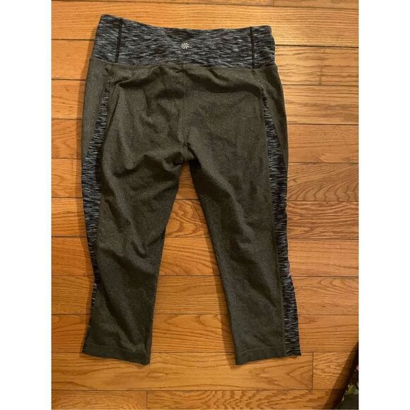 Athleta Capri Leggings (SZ L) - Picture 5 of 5